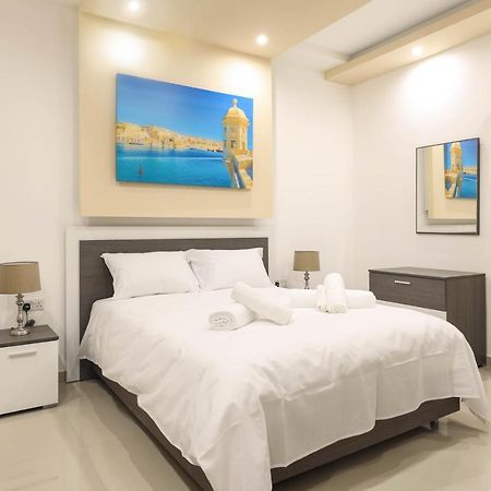 Luxurious Duplex Seafront Apt W Amazing Sea Views Birżebbuġa Exterior foto